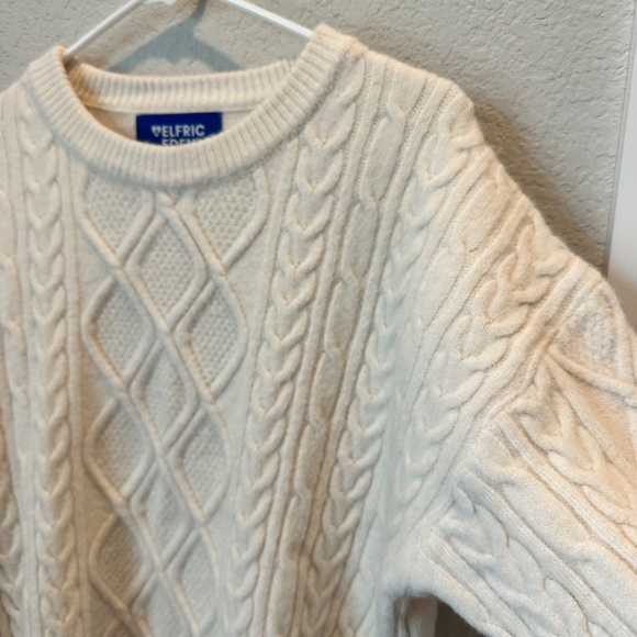Aelfric Eden Cream Soft Oversized Crew Neck Cable Knit Sweater - Size M - EUC - Picture 6 of 7
